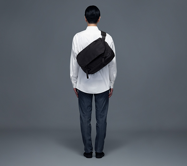 SHOULDER PRO FLAP M BLACK | PRO | PRODUCTS | MONOLITH ONLINE STORE
