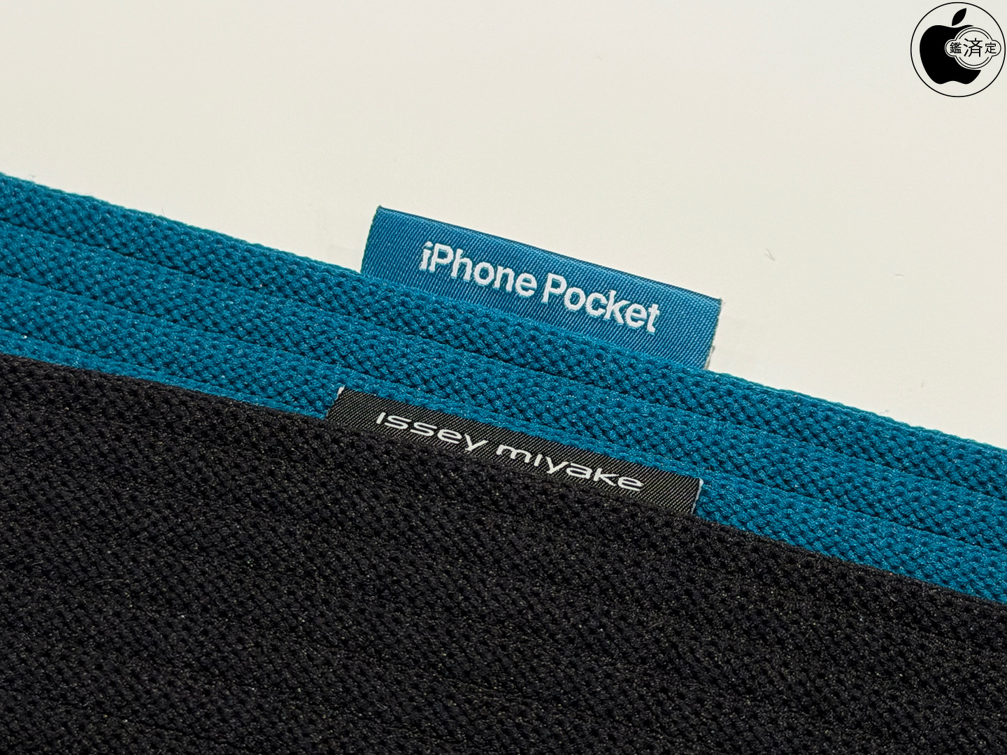 Apple 銀座、AppleとイッセイミヤケがコラボしたiPhone用アクセサリ