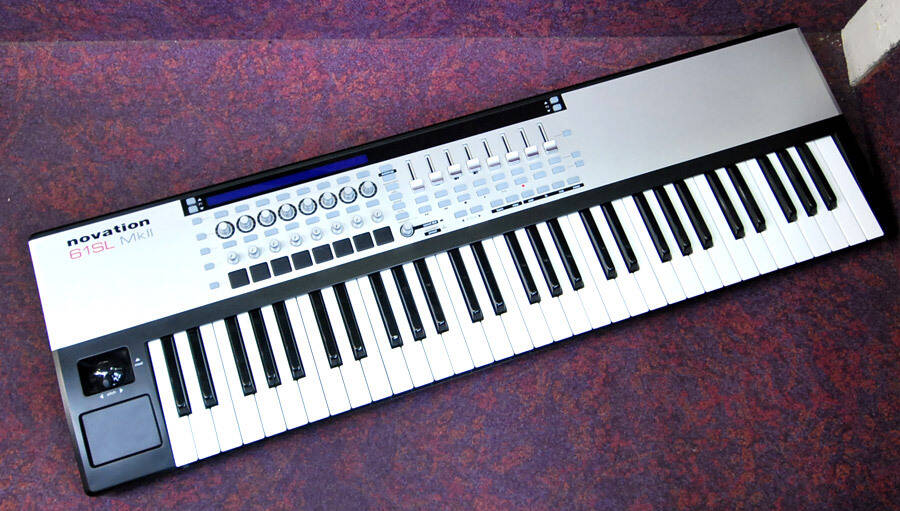 コントローラーの理想形がここに！Novation 61 SL mk2が入荷しました