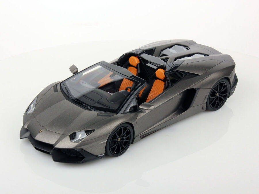Lamborghini Aventador LP 720-4 Roadster 50th Anniversary 1:18 | MR