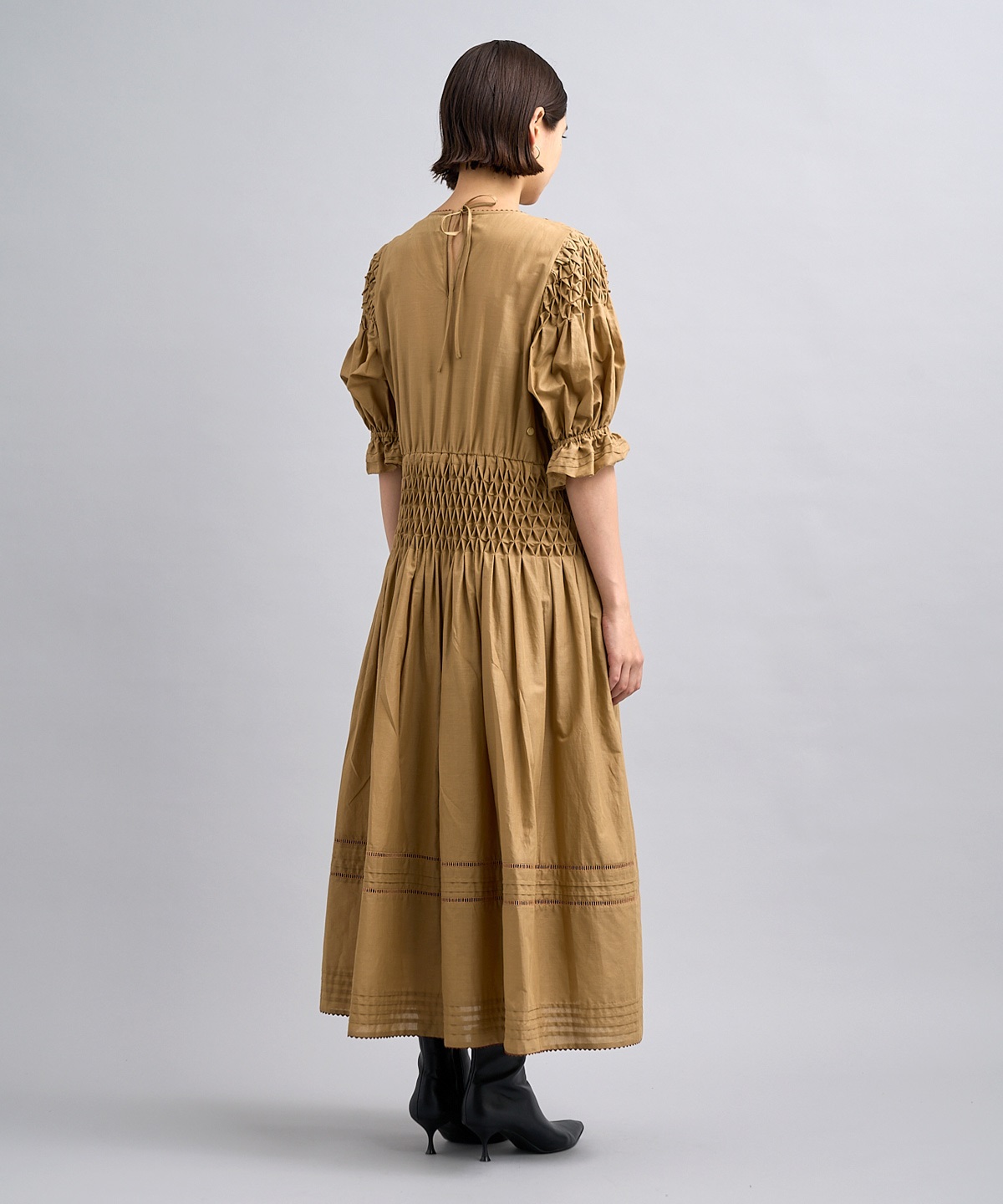 スモッキングワンピース | MUVEIL Online Shop
