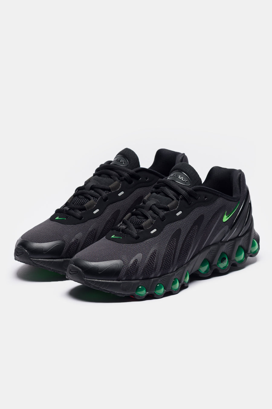 Air Max DN8 Sneaker in Black/Green Strike/Dk Smoke Grey/Black - Nike