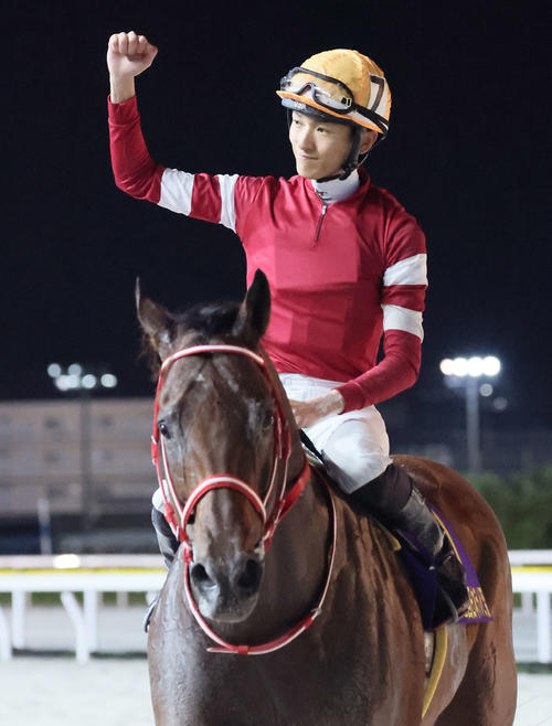 フォーエバーヤングと坂井瑠星騎手が完勝！次走米国のBCクラシックで