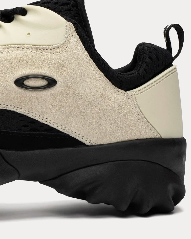 Oakley x Brain Dead Unisex Chop Saw Ivory / Black Low Top Sneakers