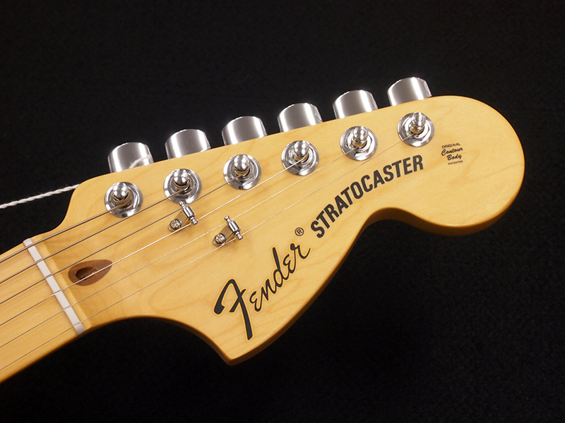Fender USA American Special Stratocaster Maple Fingerboard / 2