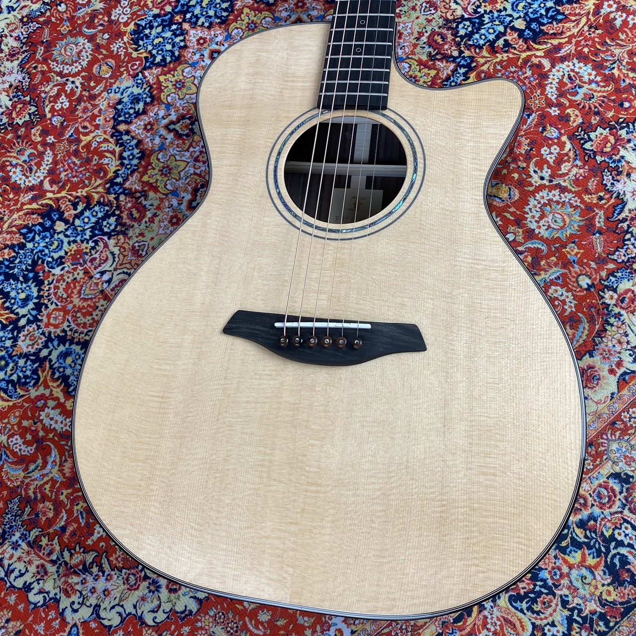 Furch Yellow OMc-SR アコースティックギター【フォルヒ】｜島村楽器