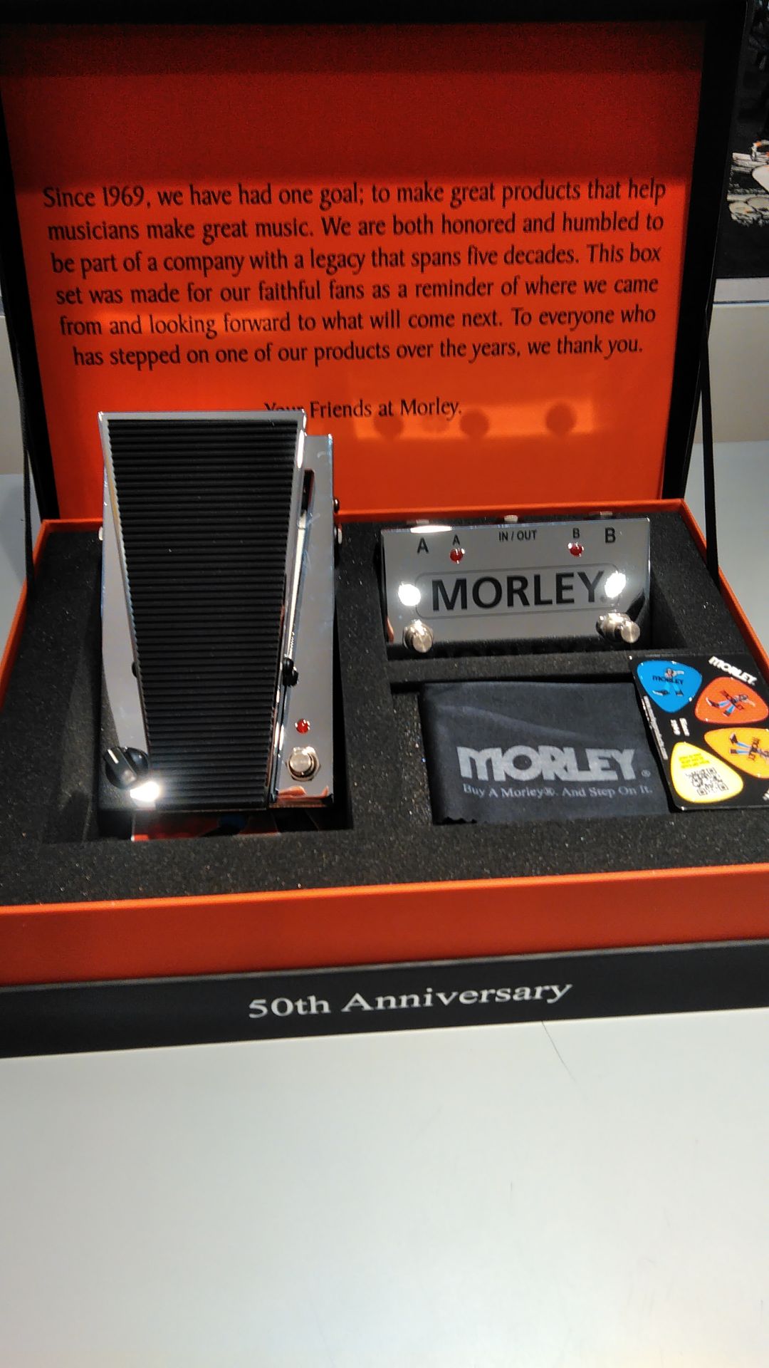 MORLEY-ワウとラインセレクターをバンドルしたMORLEY社創立50周年記念