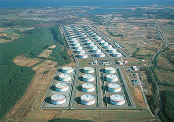 むつ小川原石油備蓄 原油タンク基礎 | 施工実績 | 清水建設