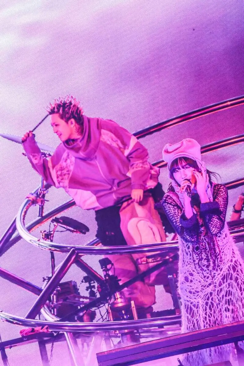 YOASOBI 初の東京ドーム公演 結成5年でたどり着いた「超現実」夢の大