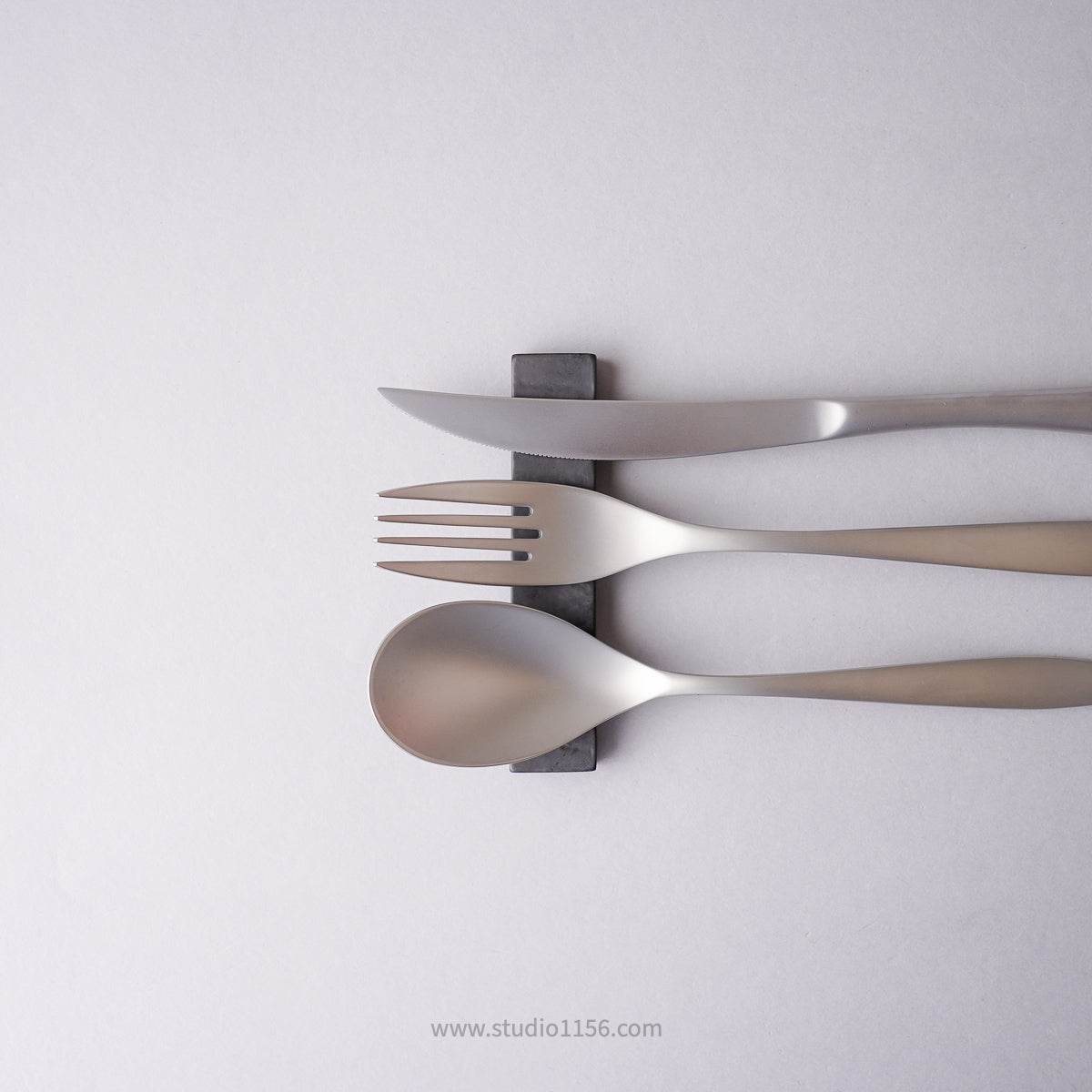 有田焼 エッグシェル 硯石カトラリーレスト 10cm やま平窯の通販