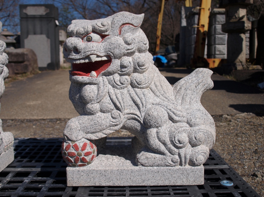 狛犬 子付玉付（中国製）の製品案内愛知県岡崎市の石灯篭・水鉢蹲など