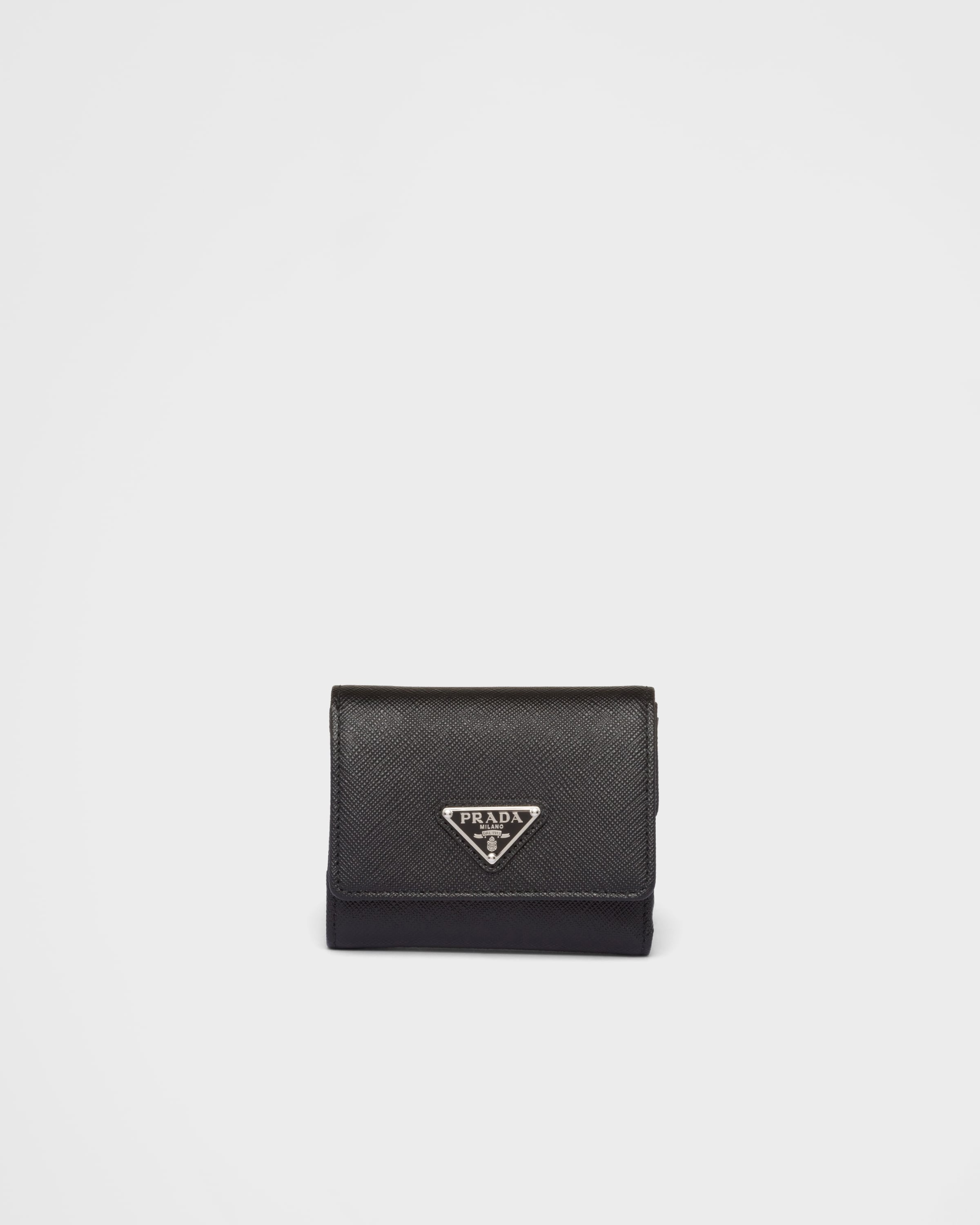 ブラック サフィアーノトライアングル 財布 | PRADA
