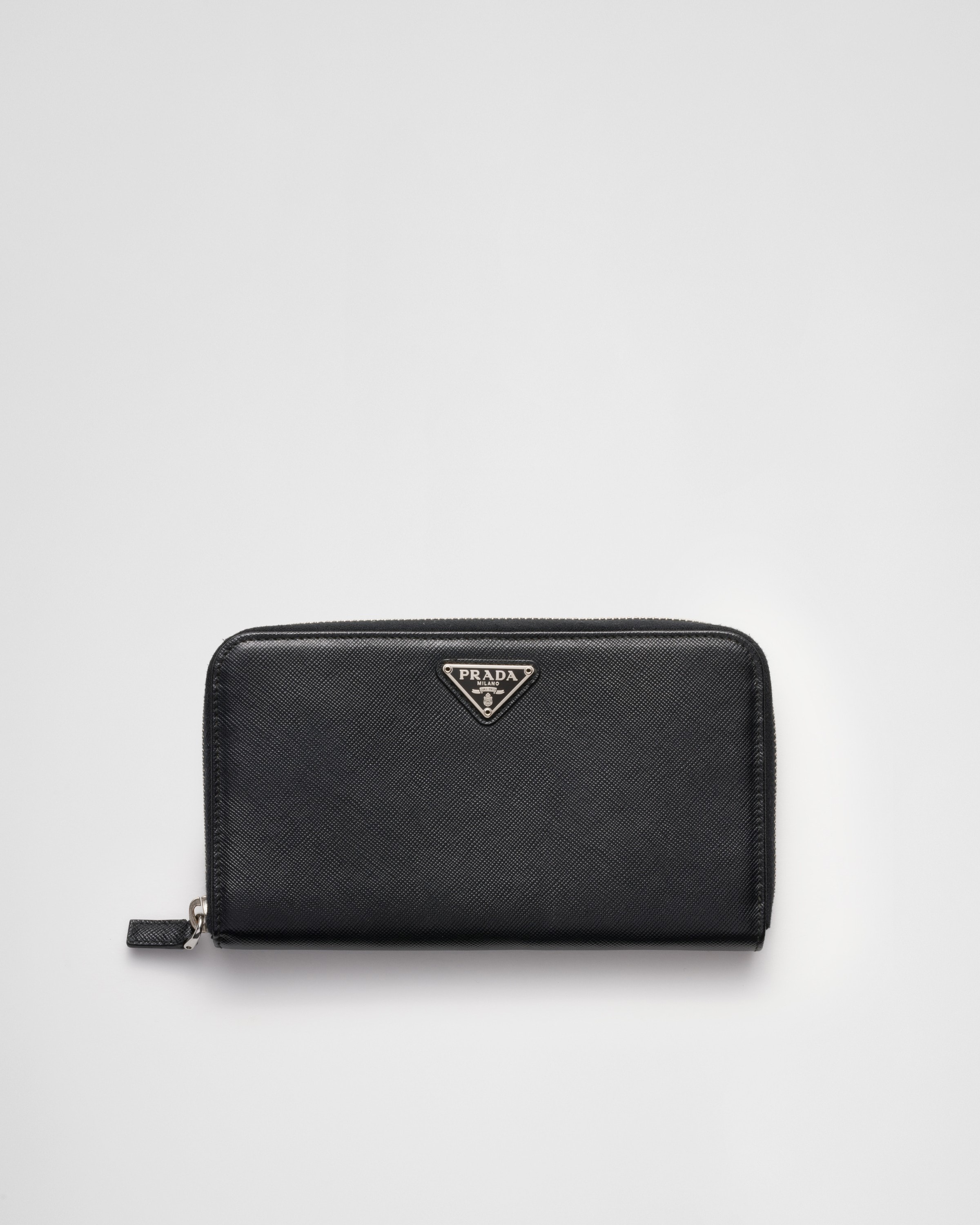ブラック サフィアーノトライアングル ジップアラウンド長財布 | PRADA