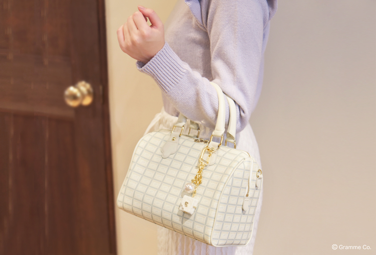 雪のように真っ白な”ホワイトチョコレート” ミニボストンバッグが