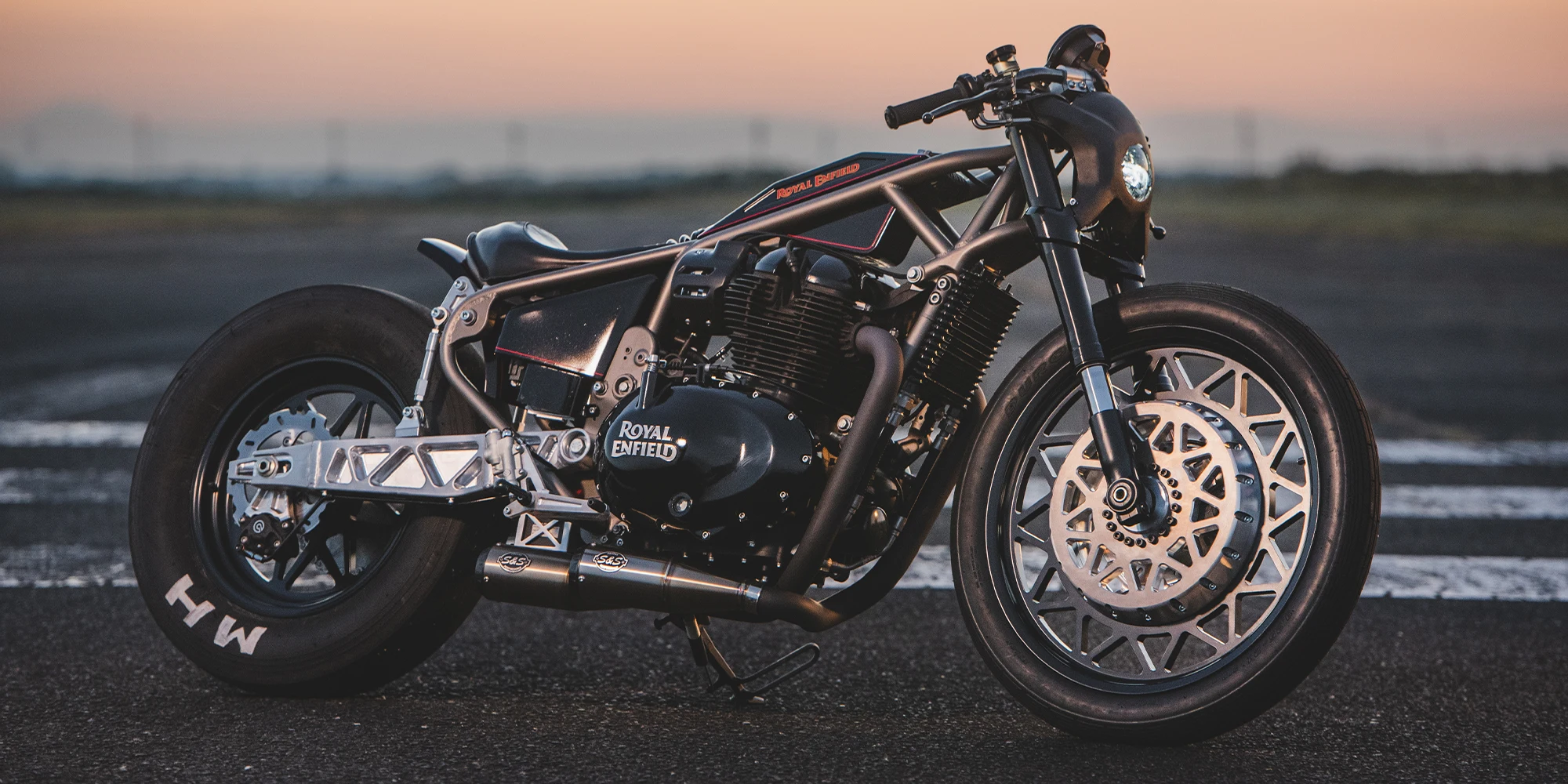 ヨコハマホットロッド・カスタムショー2025 ROYAL ENFIELD｜ロイヤル