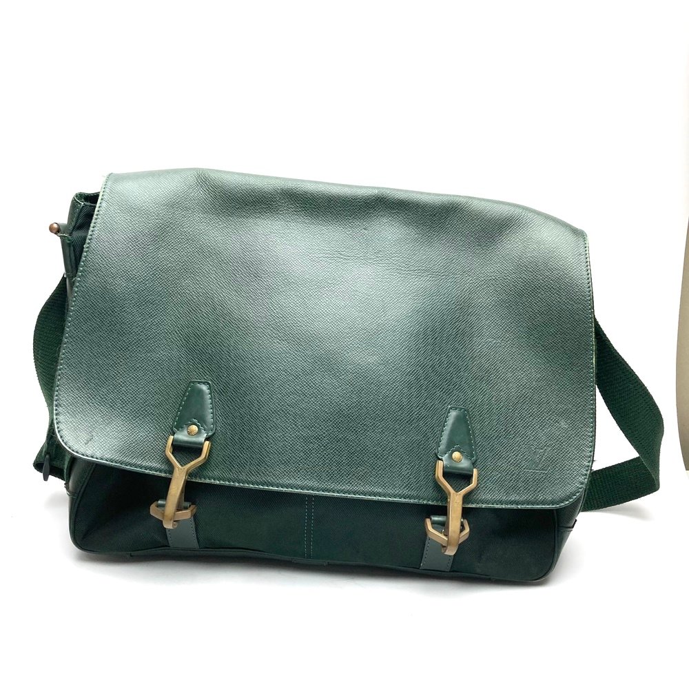 LOUIS VUITTON ルイヴィトン タイガ デルスー M30164 ショルダーバッグ