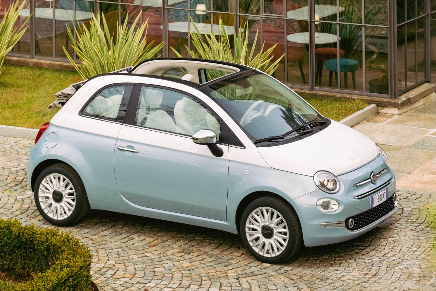 現行「フィアット500」シリーズ最後の限定車 「500Cコレッツィオーネ