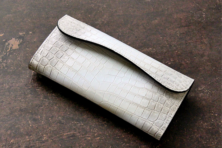 クロコダイル製品の販売会についてのお話 | WILDSWANS(ワイルド