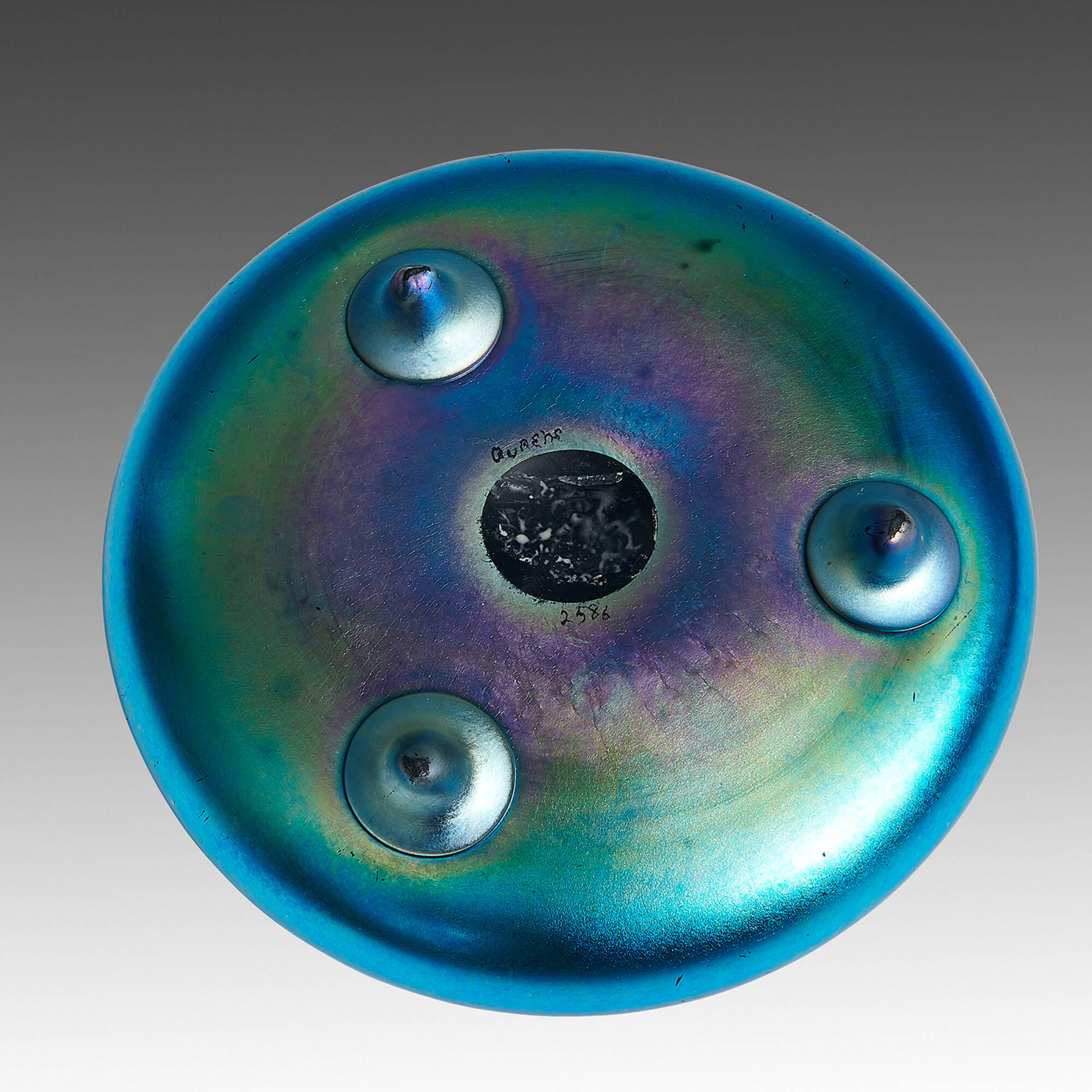 159: STEUBEN GLASS WORKS, Aurene bowl, #2586 < Art & Design, 2