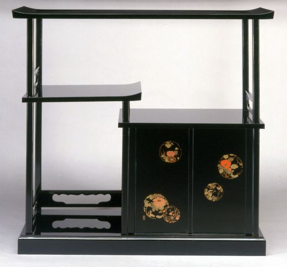 輪島塗飾り棚 花の丸蒔絵 2,420,000円（税込） | 輪島塗の塗師屋 輪島