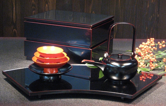 屠蘇器・重箱セット 溜塗 704,000円（税別） | 輪島塗の塗師屋 輪島