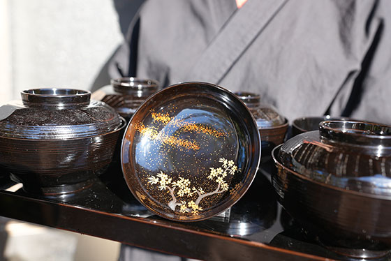 輪島塗雑煮椀 桜蒔絵5客1組 770,000円税込 | 輪島塗の塗師屋 輪島漆器