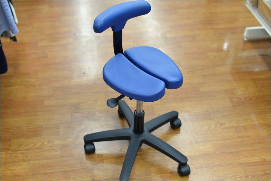 ayur chair（アーユルチェア）姿勢サポート椅子が買取入荷しました