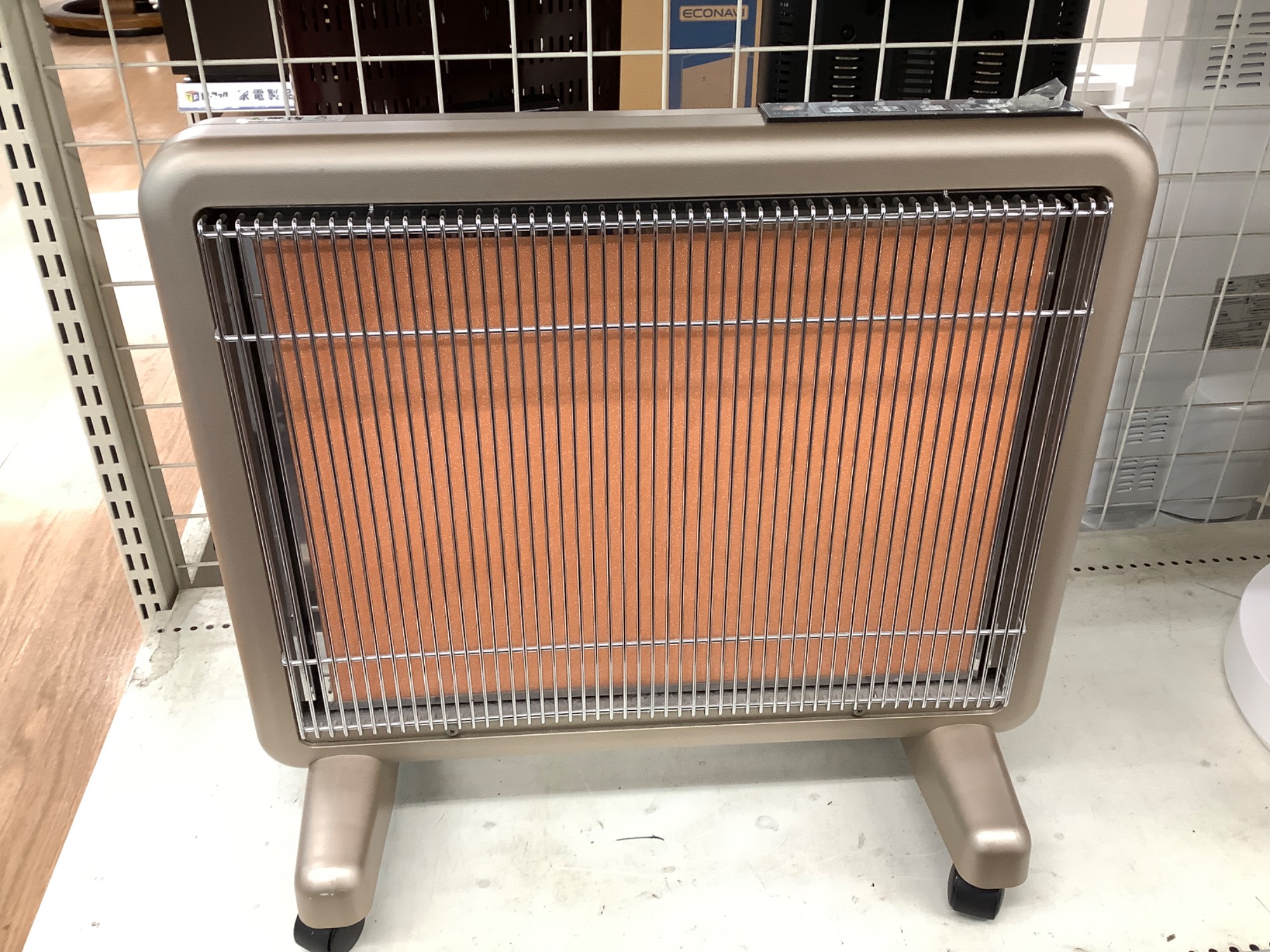 冬物家電買取中！【遠赤外線暖房機 サンルミエ エクセラ5＆7】のご