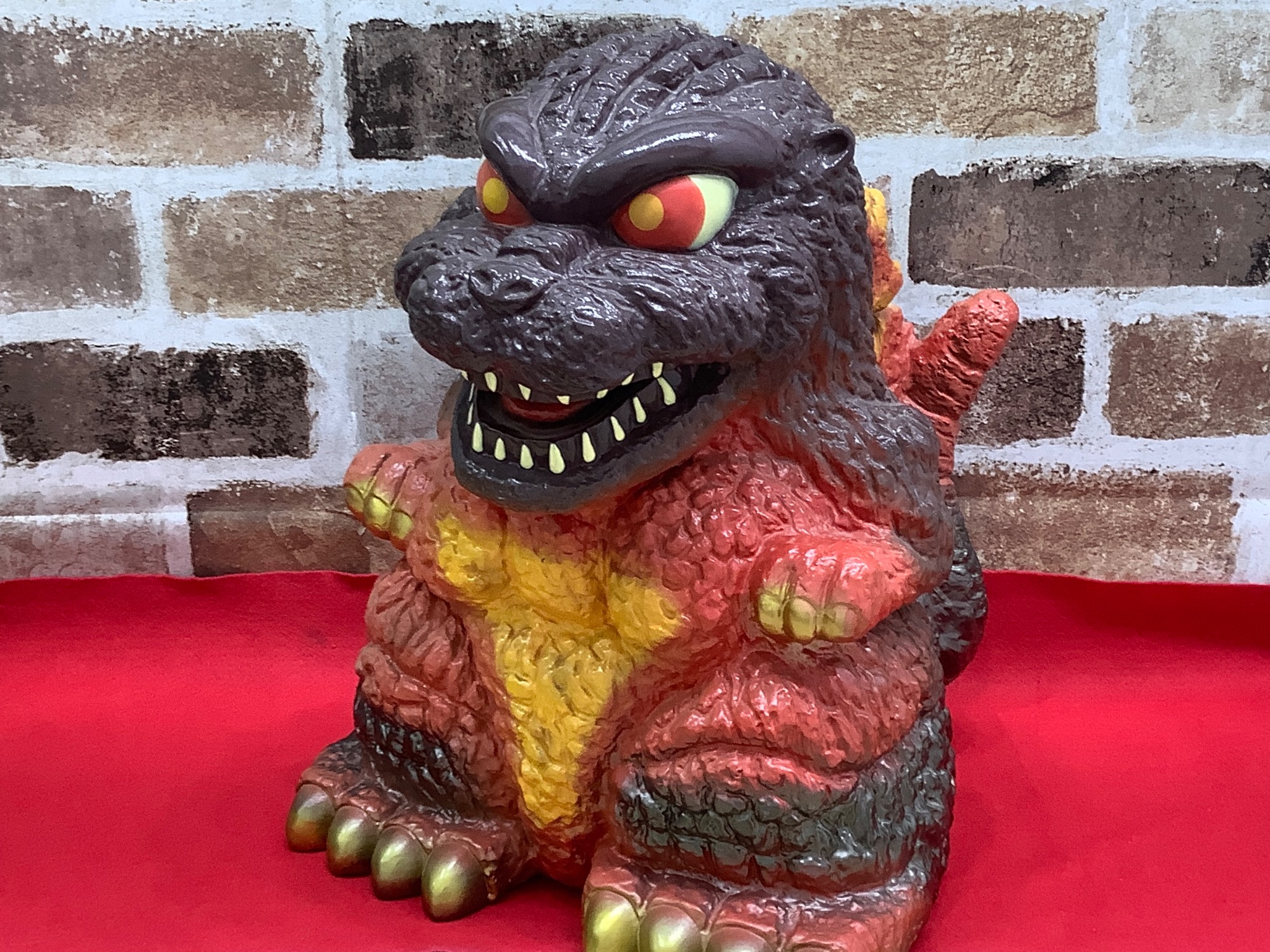 ゴジラの貯金箱入荷致しました！｜2024年02月15日｜リサイクルショップ