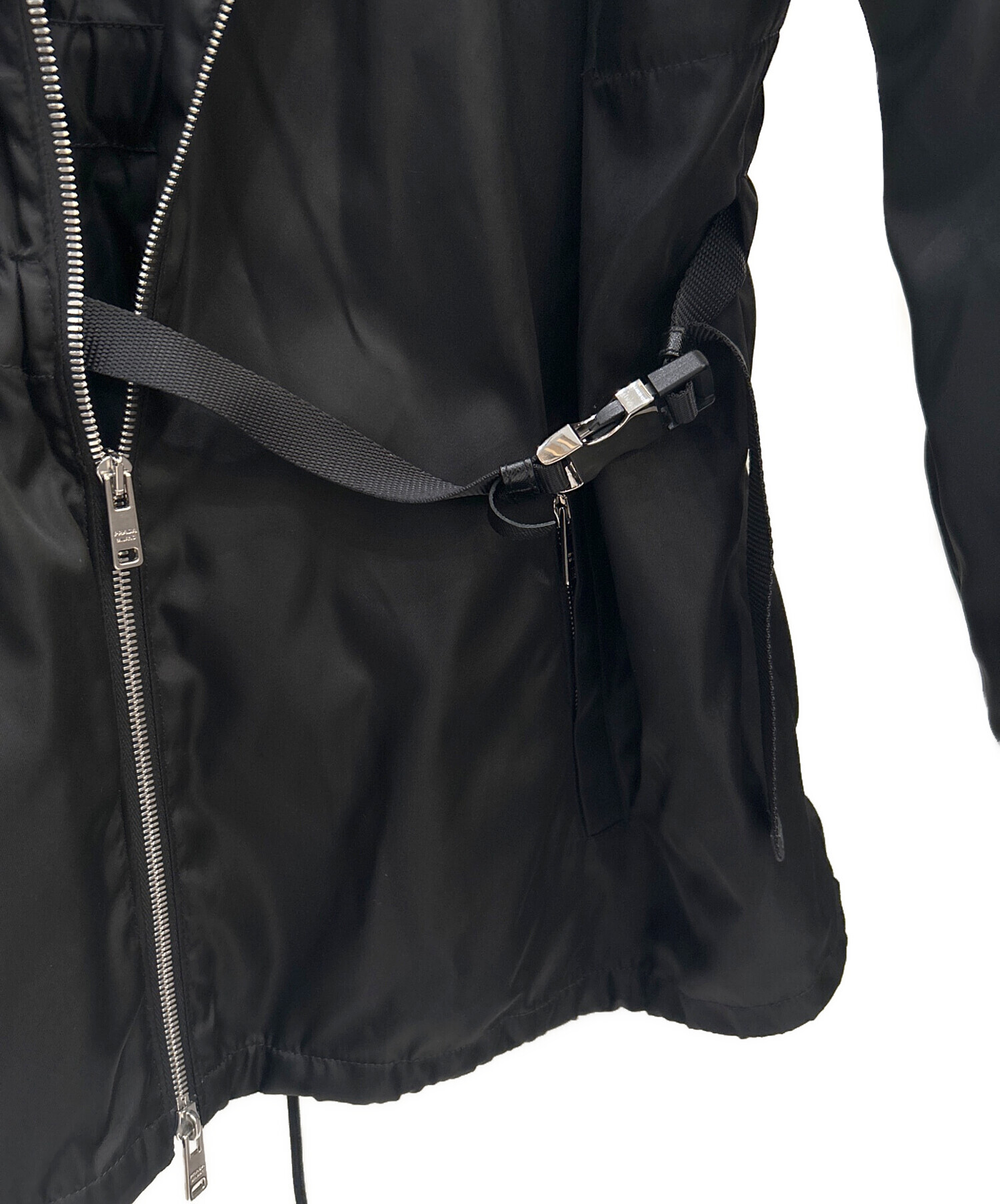 中古・古着通販】PRADA (プラダ) ベルト付ナイロンジャケット ブラック