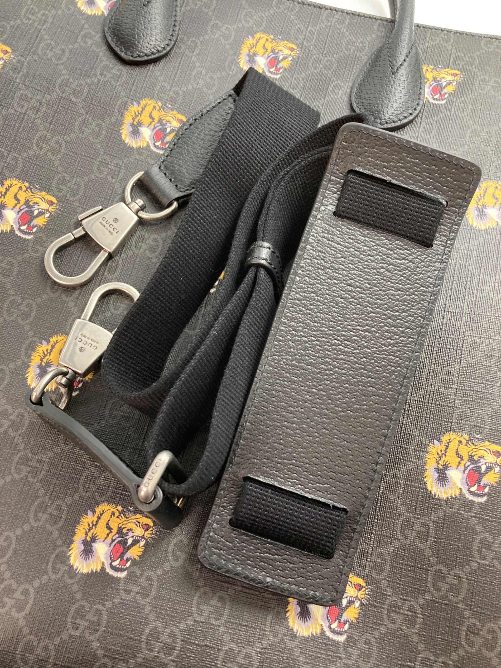 中古・古着通販】GUCCI (グッチ) タイガーGGスプリーム 2WAYトート