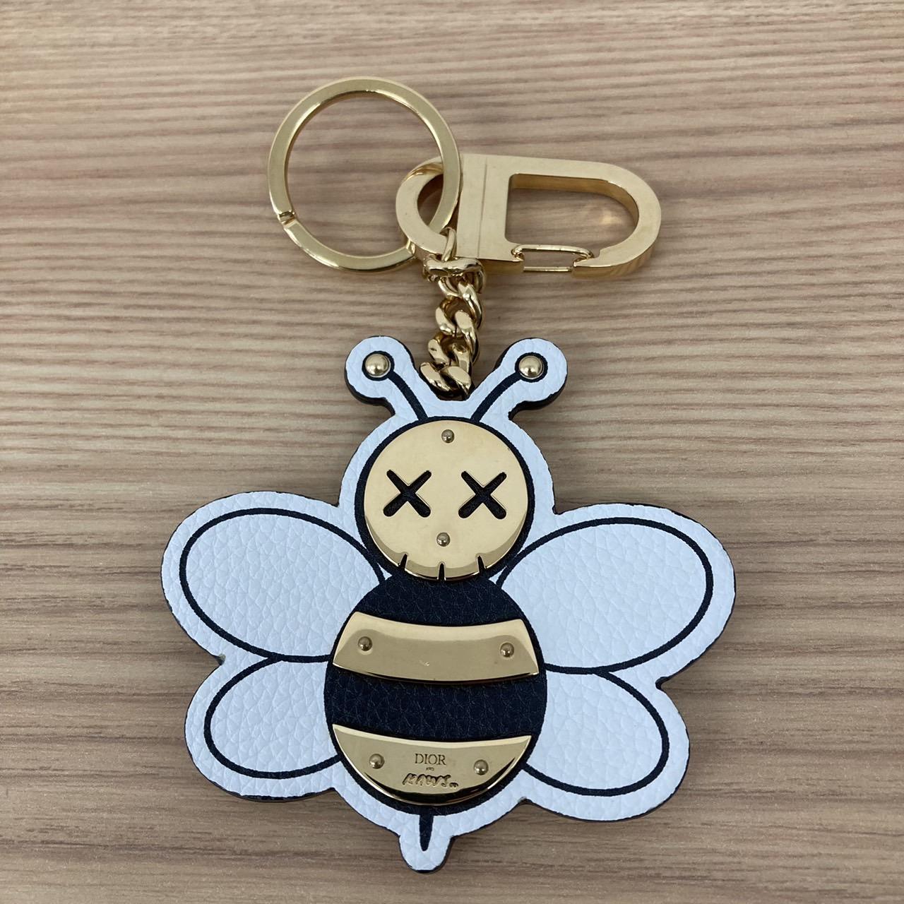ブランド品高価買取・質のTRIANGLE【Dior×KAWS 2019SS Bee Key Ring