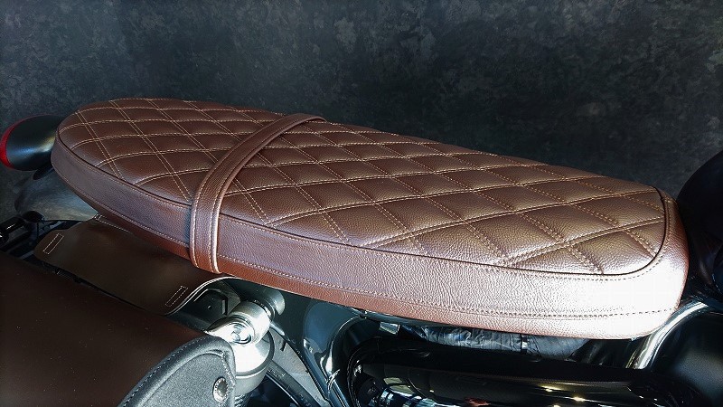 トライアンフ東京 | TRIUMPH