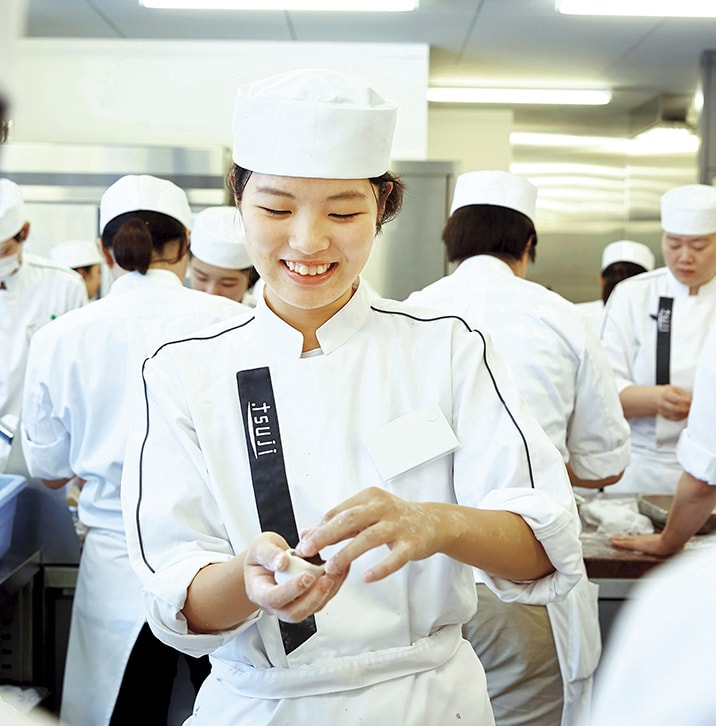 製菓衛生師本科｜辻製菓専門学校 - 調理と製菓を学ぶ大阪の専門学校