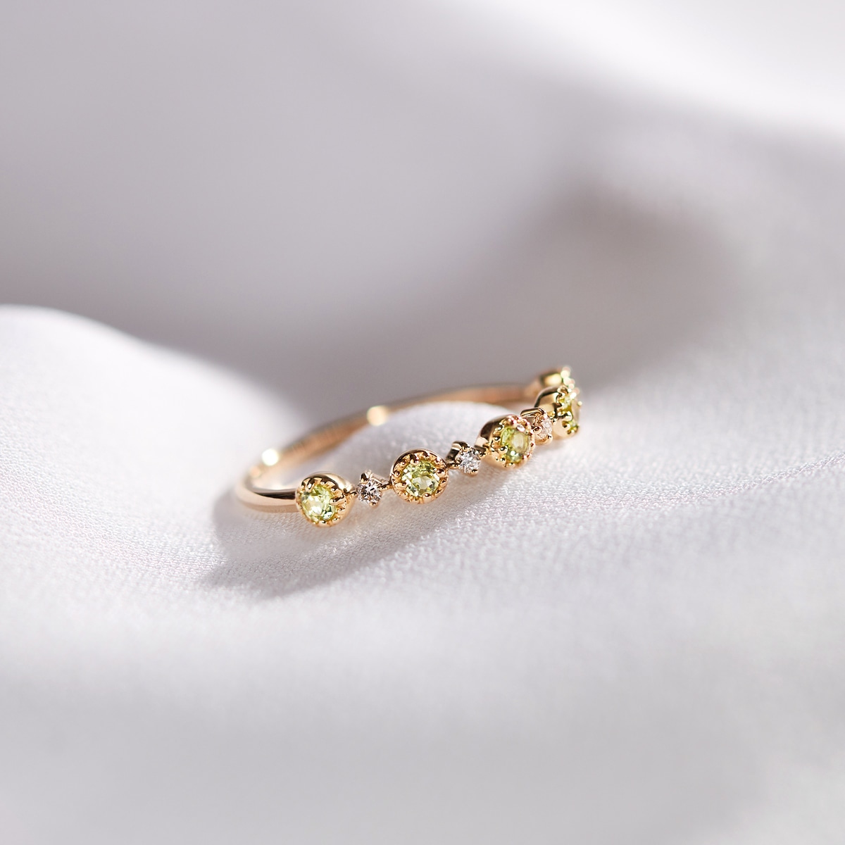 K10イエローゴールドペリドットリング(RFR159-002)|TSUTSUMI