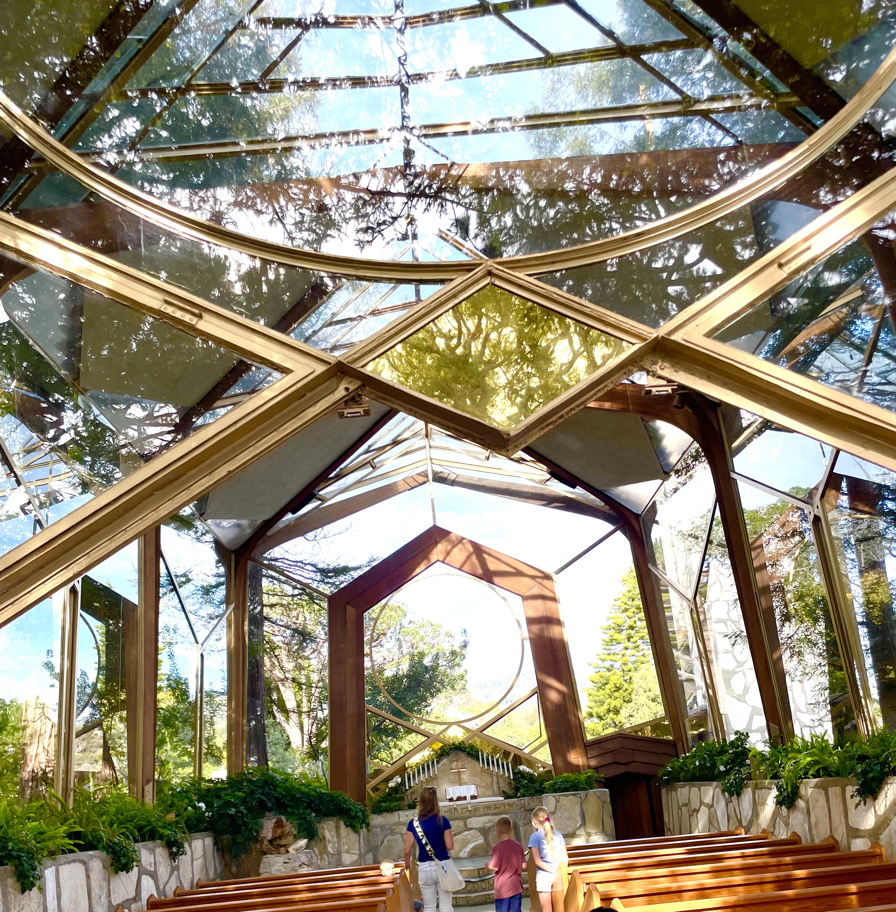 Wayfares Chapel 世界一自然を感じるガラスの教会｜子どもとお出かけ