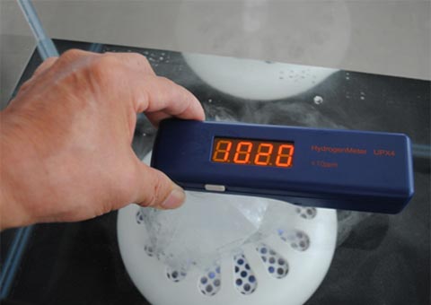 ケイ素、水素に加え、マイナスイオン 遠赤外線も。4in1機能を搭載