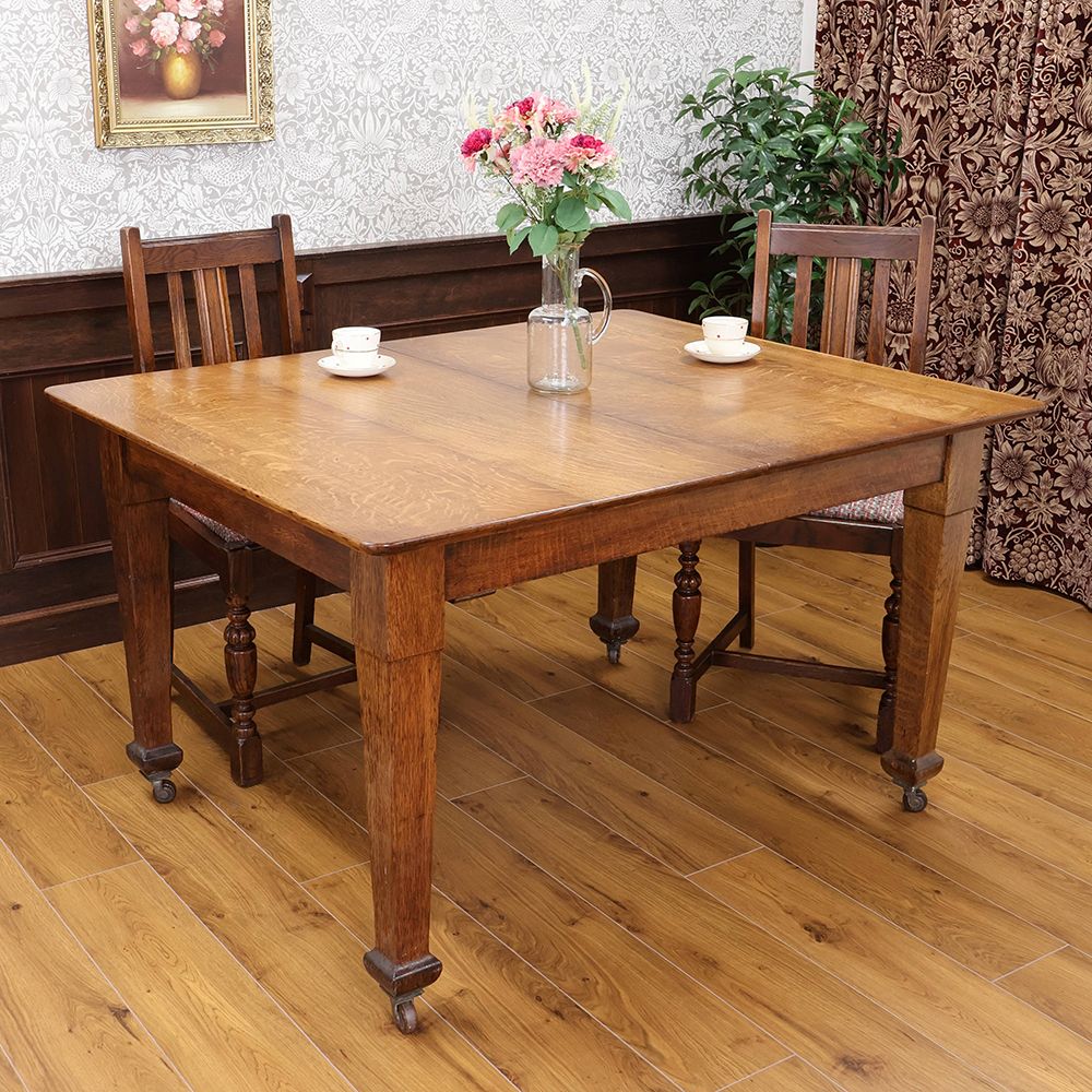 ダイニング – アンティーク家具と雑貨の店 ビクトリアンクラフト