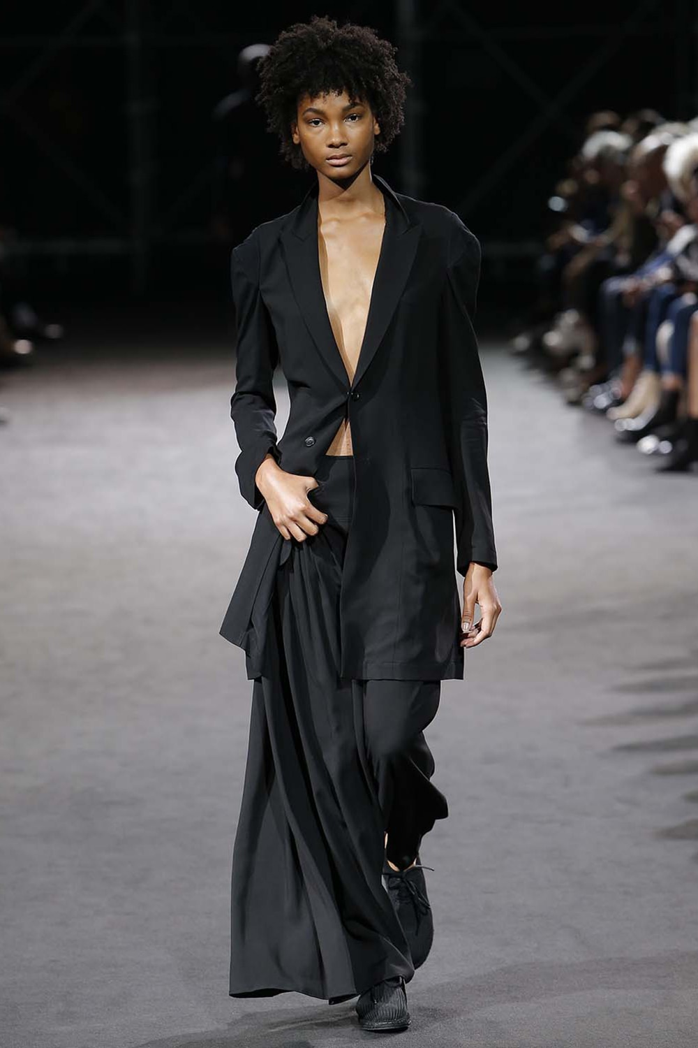 SPRING / SUMMER 2019 | Yohji Yamamoto (ヨウジヤマモト) Official Site