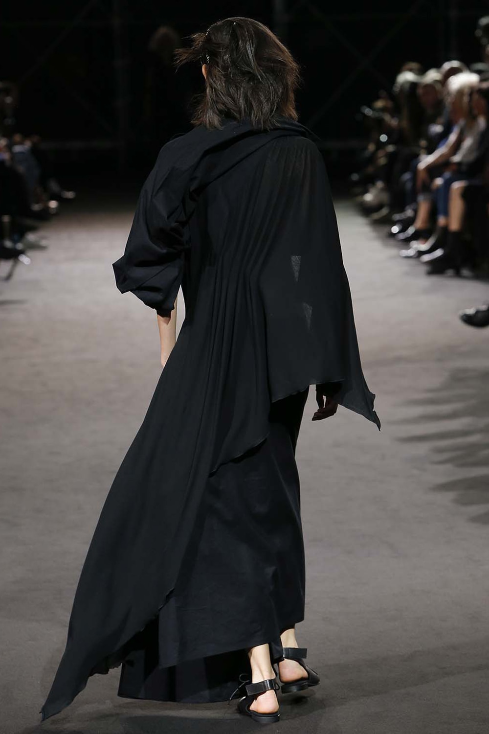SPRING / SUMMER 2019 | Yohji Yamamoto (ヨウジヤマモト) Official Site