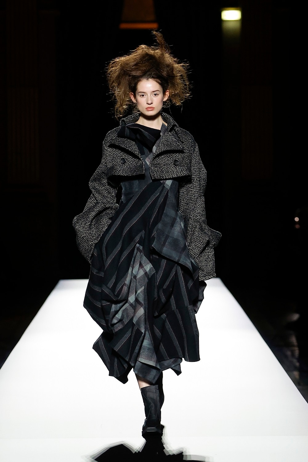 AUTUMN / WINTER 2024-25 | Yohji Yamamoto (ヨウジヤマモト) Official