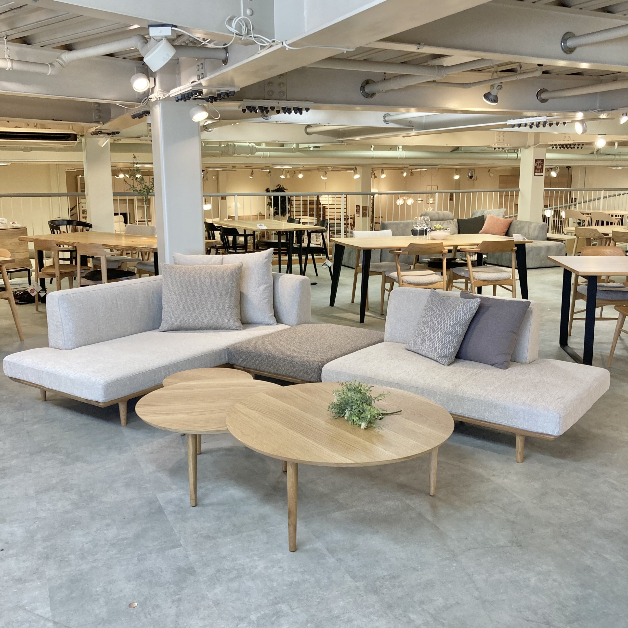 シェーズロングソファ LC062 – 商品カタログ