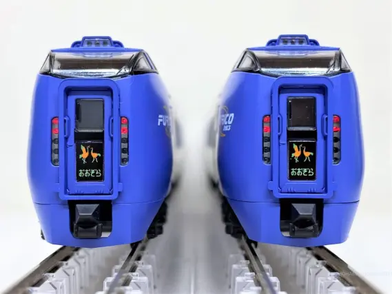 キハ283系「おおぞら」が入線しました。KATO 10-1695 基本セット