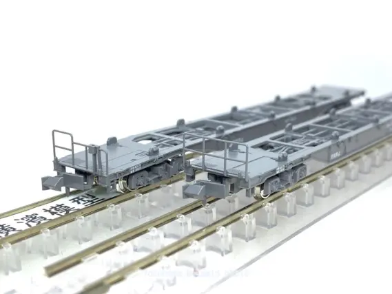 コキ106+コキ107 (JRFマークなし) コンテナ無積載が入線しました。KATO