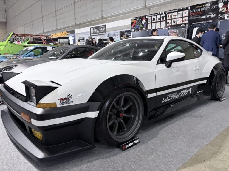 カスタム】トヨタ(TOYOTA)86(ZN6)がリトラ仕様の“ハチロク”化