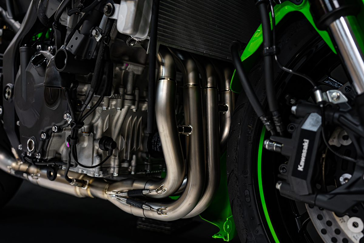 トリックスター】ZX-4R政府認証フルエキゾーストマフラーを発売開始