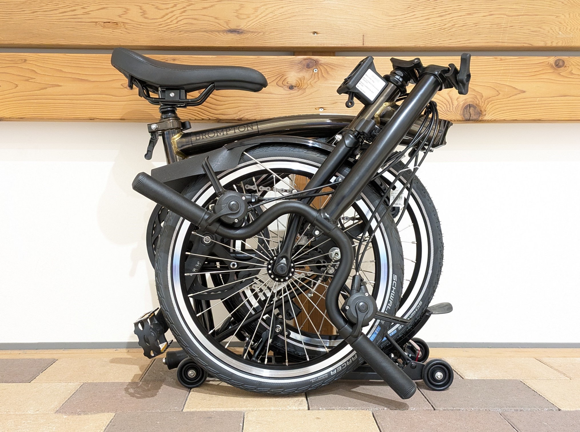 BROMPTON STORE】高級感あるブラックラッカーを在庫しております！「C