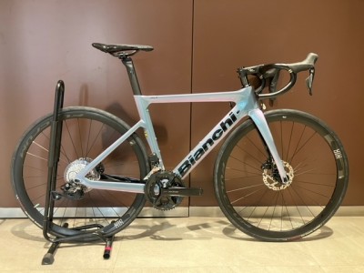 BIANCHI】美しいエアロロード、在庫ございます！【ARIA】 | 新宿で