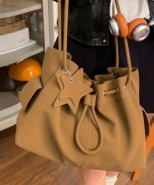 ショルダーバッグ バッグ 星チャーム付きショルダーバッグ レディース