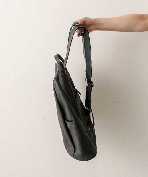 ear PAPILLONNER（イア パピヨネ） デイバック リュック 「本革/A4